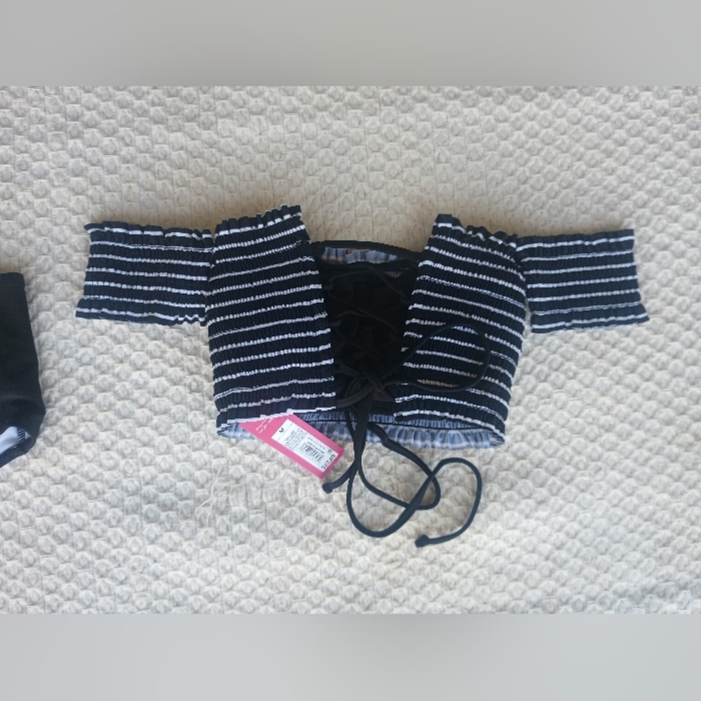 Bathing Suit - Picture 3 of 7